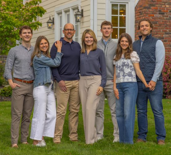 Nieshalla-Family-Photo-2025
