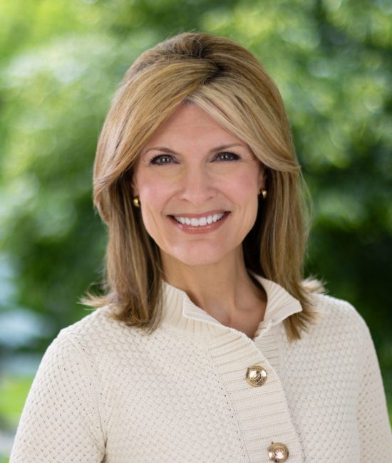 elise-green-bg
